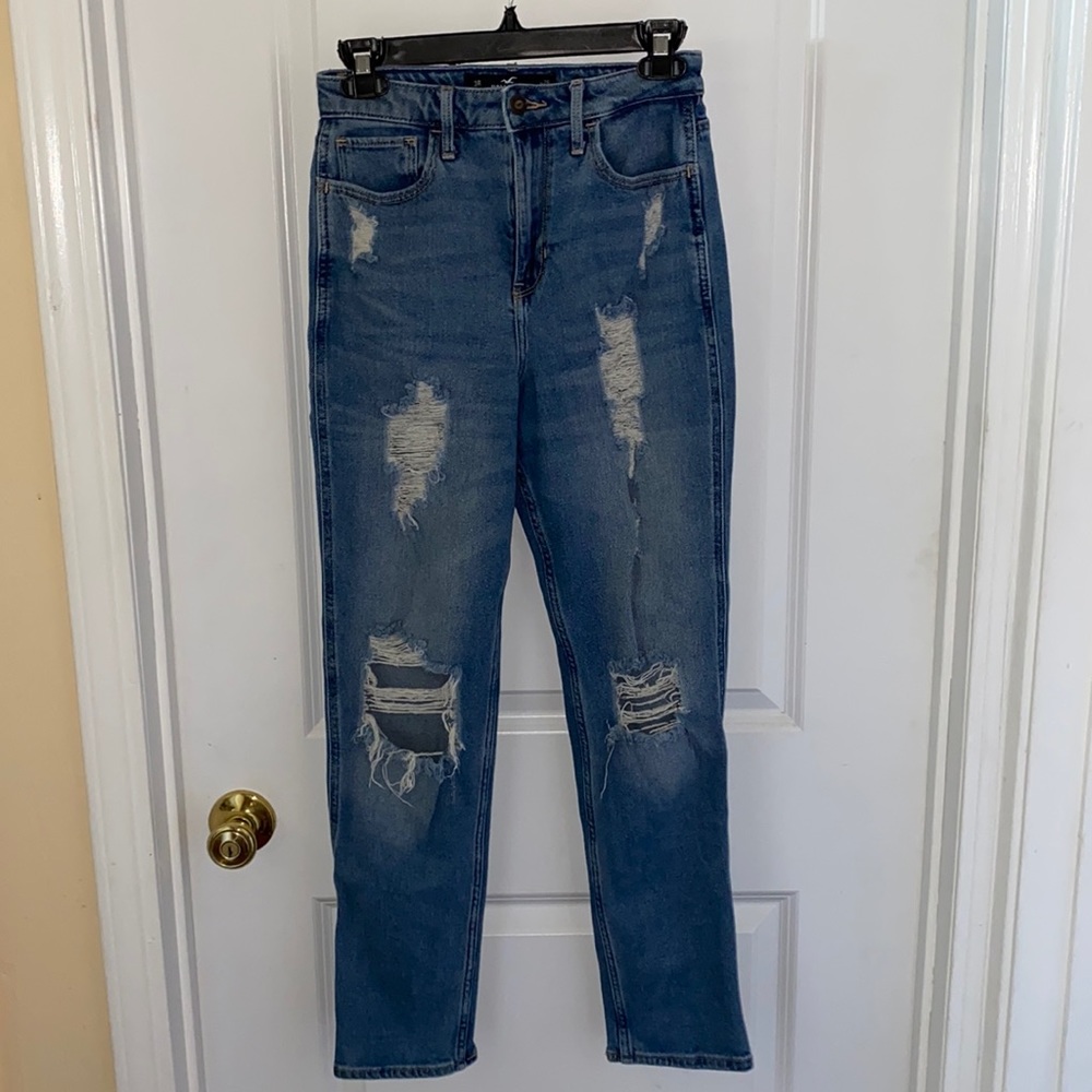 Hollister Ultra High Rise Mom Jeans